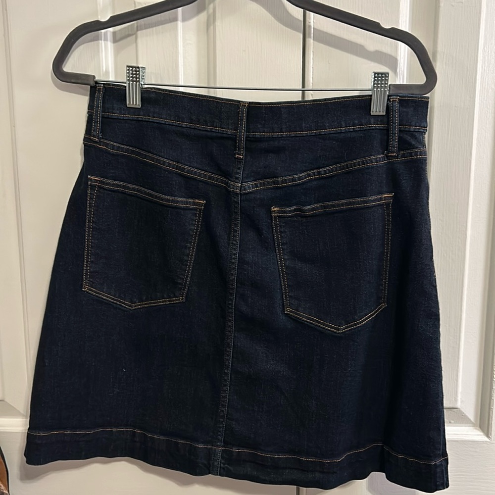 Fun denim skirt.
